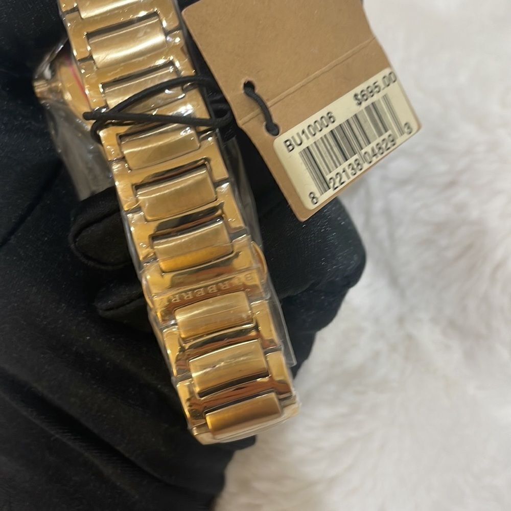 NIB Gold Tone Burberry Watch - Picture 3 of 10